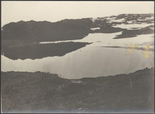 [Open water of Green Lake in summer time,  British Antarctic Expedition,1907-1909] [picture]