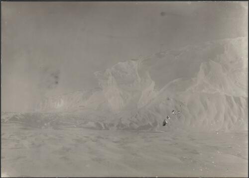 [Face of the Shackleton Shelf, showing a landslide, Australasian Antarctic Expedition, 1911-1914] [picture] / Hoadley