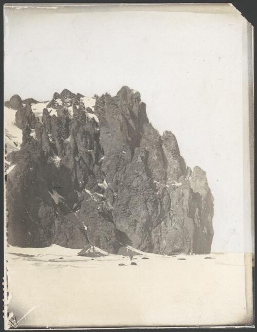 N.E. end of Inaccessible Island, [British Antarctic Expedition, 1907-1909] [picture]