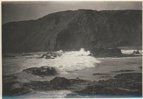[Water breaking on rocks on Macquarie Island?, Australasian Antarctic Expedition, 1911-1914] [picture] / Hamilton