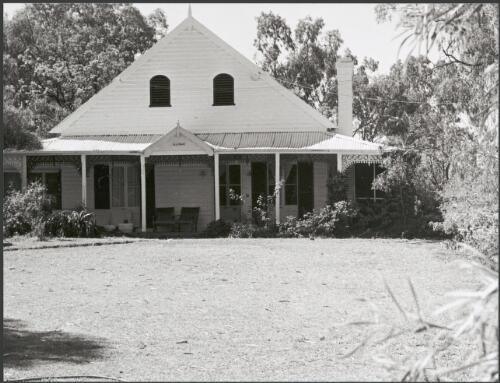Alloway House, Gwydir Street, Moree [picture] / Fiona Brand