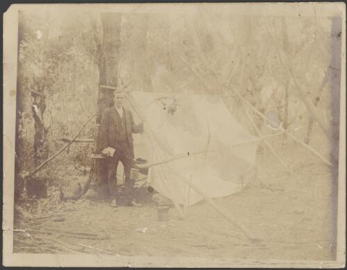 Albert Dryer at an Irish Nationalist Association training camp at Govetts Leap, Blue Mountains, New South Wales, 1916