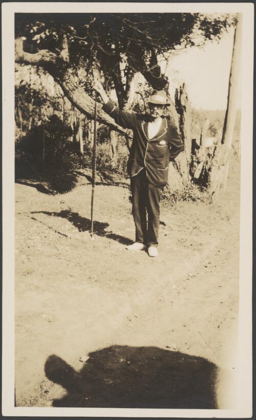 Ben Haynes holding a dead snake, Sydney, approximately 1920 / Albert Dryer