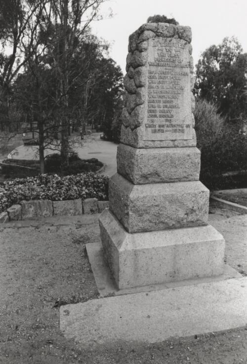 Memorial to the first pioneers, in Merriwa Park. Murphy Street, Wangaratta. 1994 [picture] / photography by Raymond de Berquelle