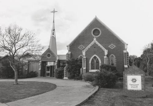 Emmanuel Uniting Church. Rowan Street, Wangaratta. 1994 [picture] / photography by Raymond de Berquelle