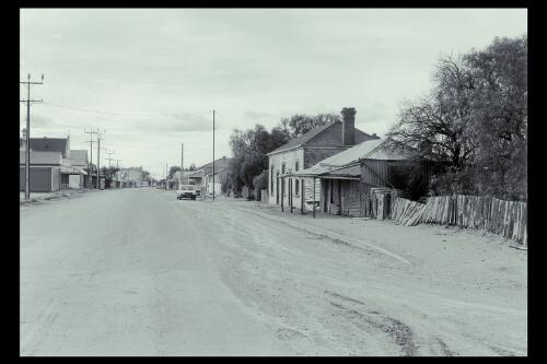 Terowie Main Street from east [picture] / Bob Miller
