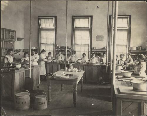 Cookery class, Warrnambool High School, Victoria, ca. 1910 [picture]