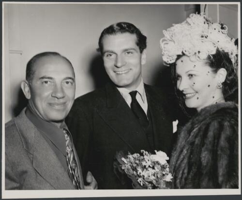 Australian tour 1948, Laurence Olivier and Vivien Leigh and the Old Vic Company [picture] / Athol Shmith