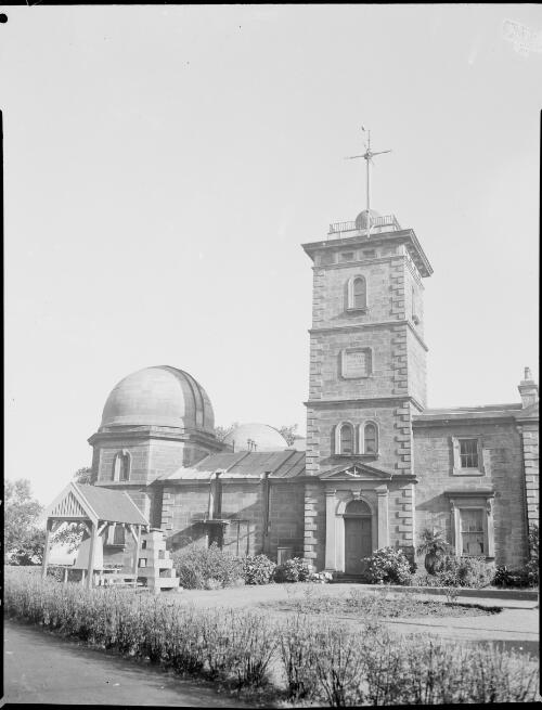 Observatory, Watson Road, Millers Point, Sydney, 1935, 2 [picture] / E.W. Searle