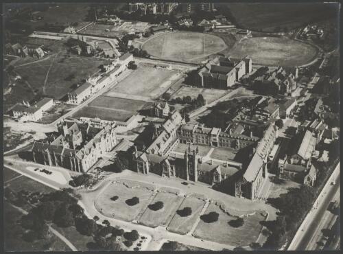 Aerial view of the Quadrangle and the Anderson Stuart Building, University of Sydney, Camperdown, Sydney, ca. 1935 [picture] / E.W. Searle