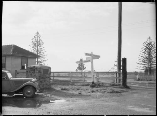 Memorial for border survey at the Queensland New South Wales border, Coolangatta, Queensland, ca. 1949 [picture] / E.W. Searle
