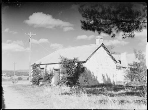 St. John's school house, ANZAC Park West, Canberra, ca. 1949 [picture] / E.W. Searle