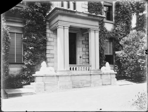 Front portico of Bomera, Wylde Street, Potts Point, Sydney, ca. 1900 [picture]