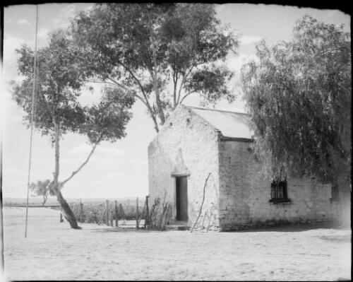 School house, Hermannsburg Mission, Finke River, Northern Territory, ca. 1930 [picture]