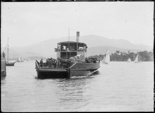 S.S. Kangaroo, Hobart to Bellerive ferry, Hobart, ca. 1913 [picture] / E.W. Searle