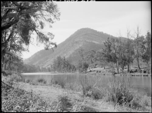 Lords Mountain, near Barrallier Crossing, Wollondilly River, New South Wales, ca. 1945 [picture] / E.W. Searle