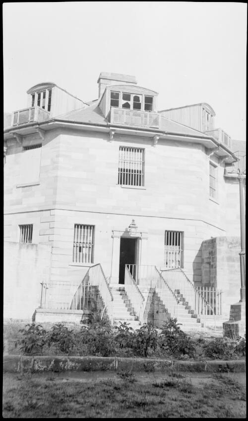 Exterior of Berrima Gaol, New South Wales, ca. 1945 [picture] / E.W. Searle