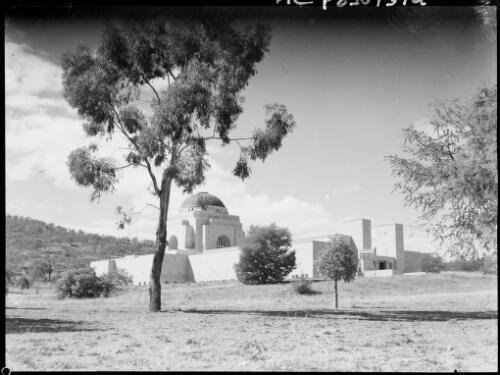 Exterior view of the Australian War Memorial with trees, Canberra, ca. 1949 [picture] / E.W. Searle
