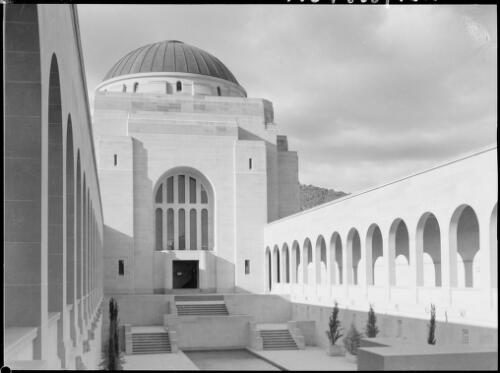 Commemorative Courtyard, right side cloisters and Hall of Memory, Australian War Memorial, Canberra ca. 1949 [picture] / E.W. Searle