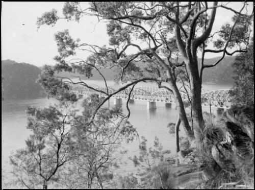 First and second Hawkesbury River Railway Bridges, Hawkesbury River, New South Wales, ca. 1945, 4 [picture] / E.W. Searle
