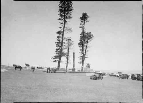La Perouse monument, La Perouse, Botany Bay, New South Wales, ca. 1925, 1 [picture] / E.W. Searle