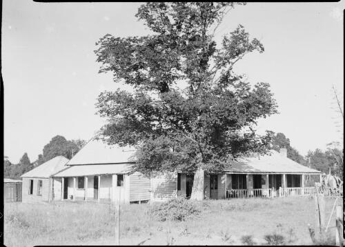 Pilgrim Inn, Blaxland, New South Wales, 1937, 5 [picture] / E.W. Searle