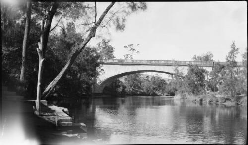 Lansdowne Bridge, Prospect Creek, Liverpool, New South Wales, ca. 1935, 3 [picture] / E.W. Searle