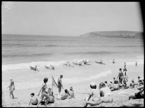 Start of a paddle board race, Manly, New South Wales, 1939 [picture] / E.W. Searle