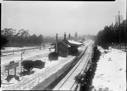 Snow at Medlow Bath Station, Blue Mountains, New South Wales, ca. 1935 [picture] / E.W. Searle