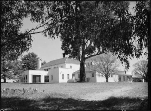 Entrance portico and the east side of the Governor-General's residence, Yarralumla, Canberra, ca. 1949, 1 [picture] / E.W. Searle