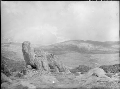 Mountain landscape, Kosciuscko [i.e. Kosciuszko] National Park, New South Wales, ca. 1949, 1 [picture] / E.W. Searle