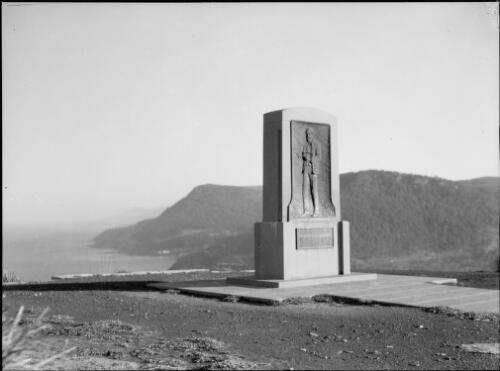 Lawrence Hargrave Memorial, Bald Hill, Stanwell Park, New South Wales, ca. 1945, 2 [picture] / E.W. Searle