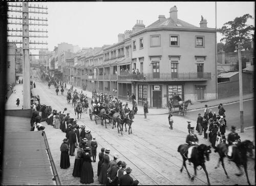 Lighthorse brigade marching through Melbourne, ca. 1900, 1 [picture] / E.W. Searle