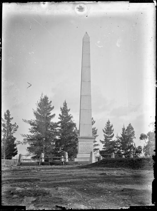 Obelisk commemorating the first crossing of the Australian continent, Castlemaine, Victoria, ca. 1902 [picture] / E.W. Searle