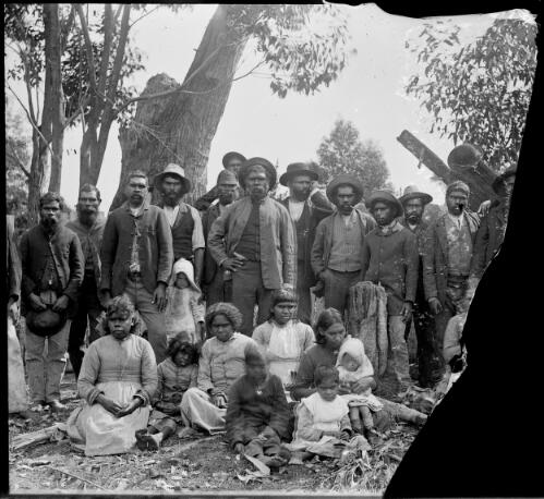 Group of men, women and children, Australia, ca. 1900 [picture] / E.W. Searle
