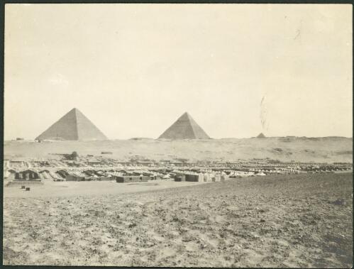 Army camp with the Pyramids of Giza in the background, Egypt, ca. 1915 [picture]