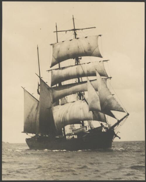 Barquentine Alexa under sail off Heads, Sydney Harbour, ca. 1924 [picture] / E.W. Searle