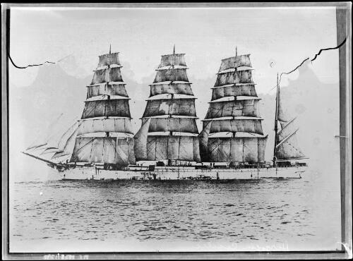 Finnish four masted barque Herzogin Cecilie under full sail, ca. 1930 [picture] / E.W. Searle