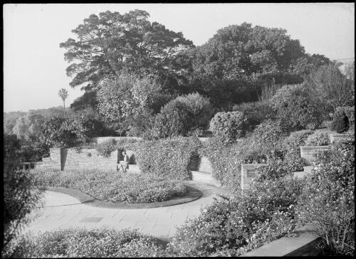 Pioneer Memorial Garden, Royal Botanic Gardens, Sydney, ca. 1945, 2 [picture] / E.W. Searle