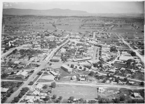Aerial view of Grenfell, New South Wales, ca. 1935 [picture] / E.W. Searle