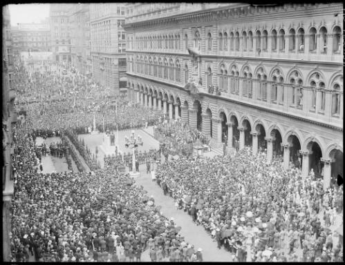 ANZAC Day parade, Martin Place, Sydney, ca. 1930 [picture] / E.W. Searle