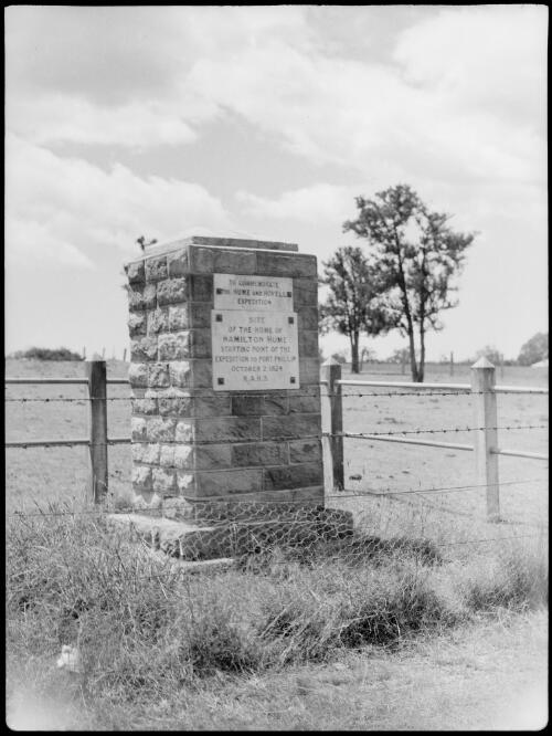 Hume and Hovell Monument, Appin, New South Wales, ca. [picture] / E.W. Searle