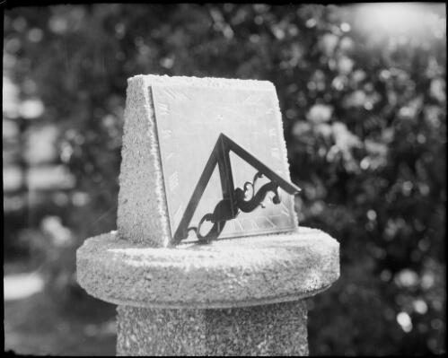 Close view of sundial, Camden, New South Wales, ca. 1945 [picture] / E.W. Searle
