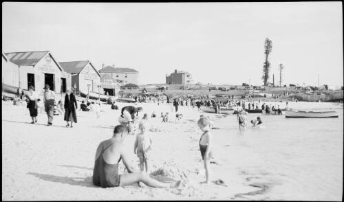 Beach, La Perouse, Botany Bay, New South Wales, ca. 1930, 2 [picture] / E.W. Searle