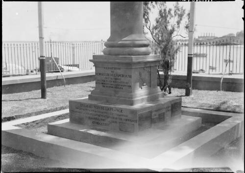 Close view of the base of the La Perouse monument, La Perouse, Botany Bay, New South Wales, ca. 1935, 3 [picture] / E.W. Searle