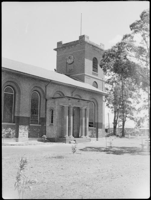 St. Luke's Church, Liverpool, New South Wales, ca. 1935 [picture] / E.W. Searle