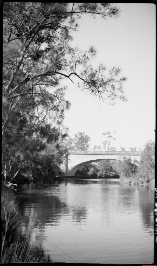 Lansdowne Bridge, Prospect Creek, Liverpool, New South Wales, ca. 1935, 4 [picture] / E.W. Searle