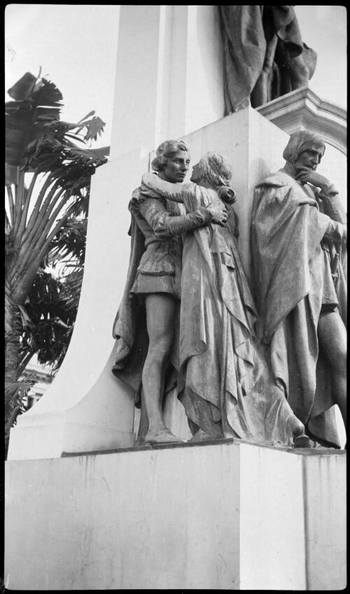 Shakespeare statue, Royal Botanic Gardens, Sydney, ca. 1935, 8 [picture] / E.W. Searle