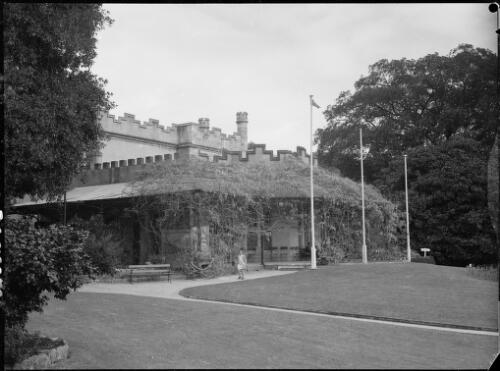 Government House, Royal Botanic Gardens, Sydney, ca. 1935, 2 [picture] / E.W. Searle