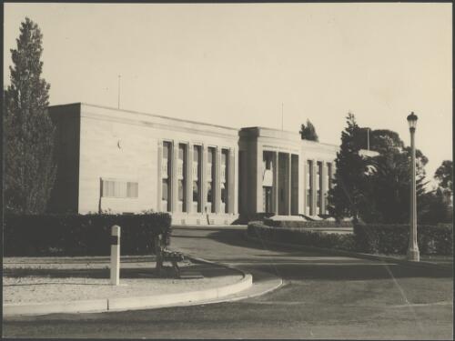 Front entrance of the Australian Institute of Anatomy building, Canberra, ca. 1949 [picture] / E.W. Searle